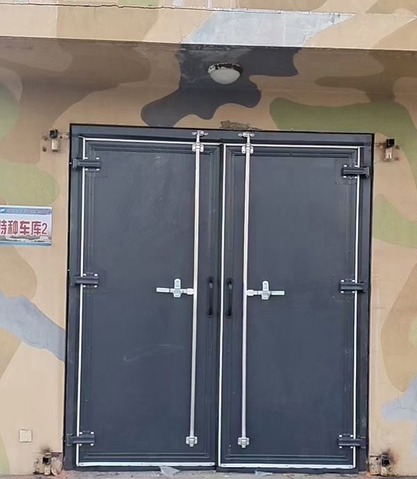 伽师工业平开门