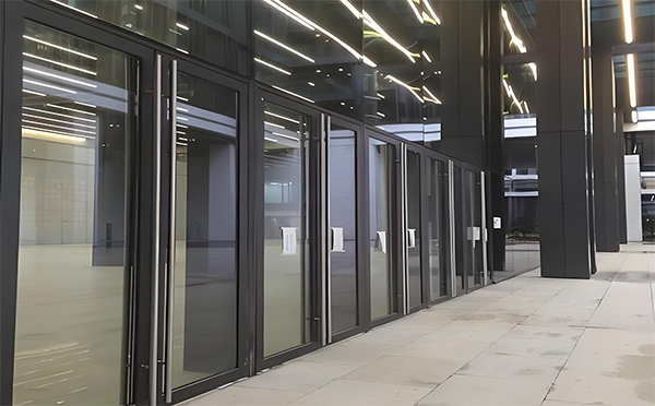 伽师玻璃地弹门