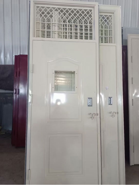 伽师学校教室门