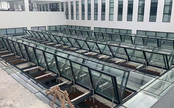 百安科技有限公司近期伽师排烟窗项目案例分享 百安科技有限公司近期伽师排烟窗项目案例分享