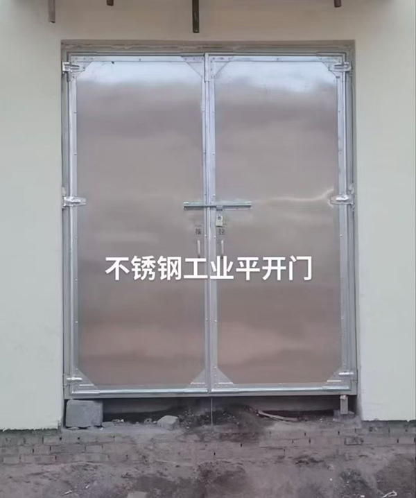 不锈钢伽师工业平开门在现代工业场景中的应用实践