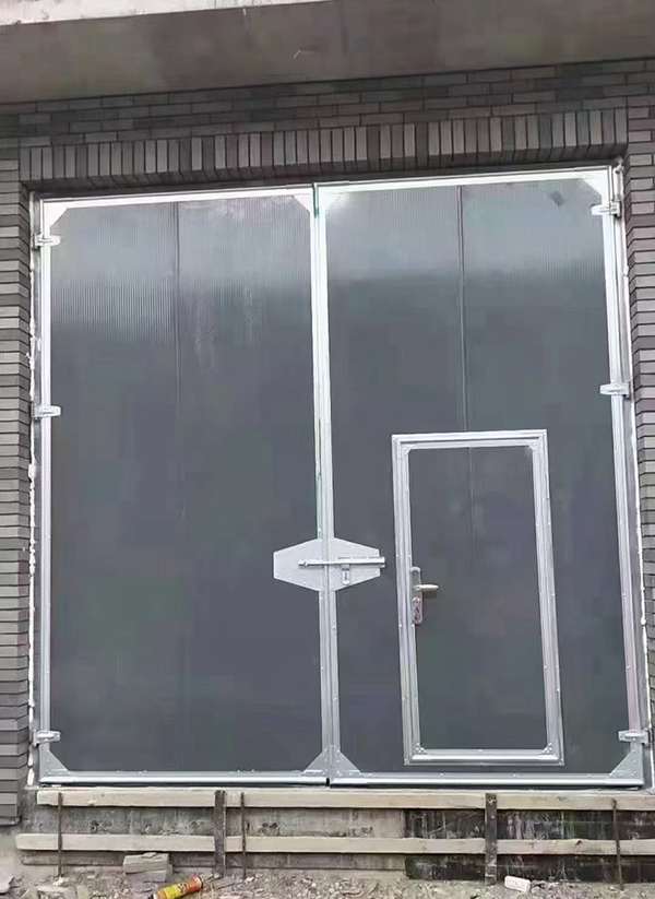 伽师工业平开门在大型设备制造车间的应用实例