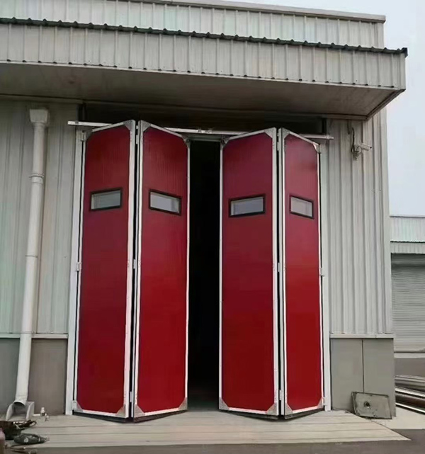 伽师工业折叠门在大型装配车间出入口的应用实例