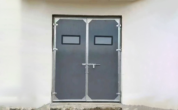 伽师工业门在高温作业区域的运行表现